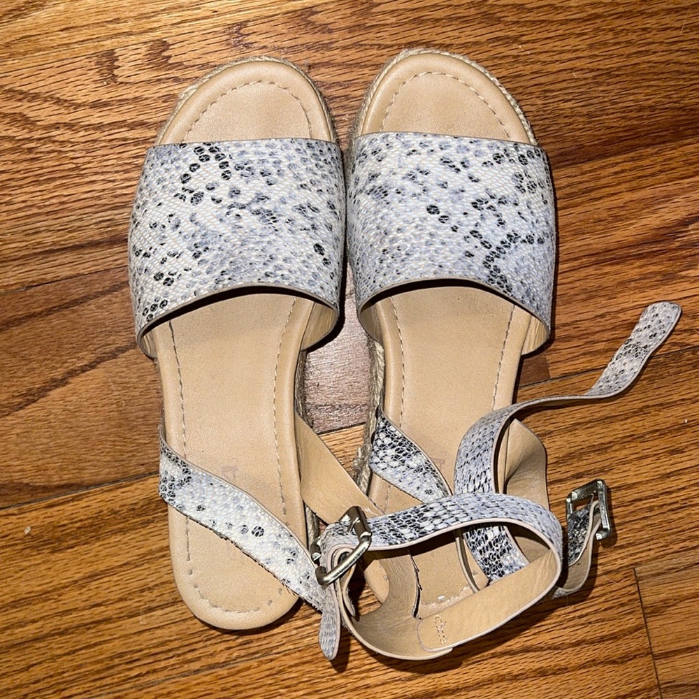 Snakeskin Platforms